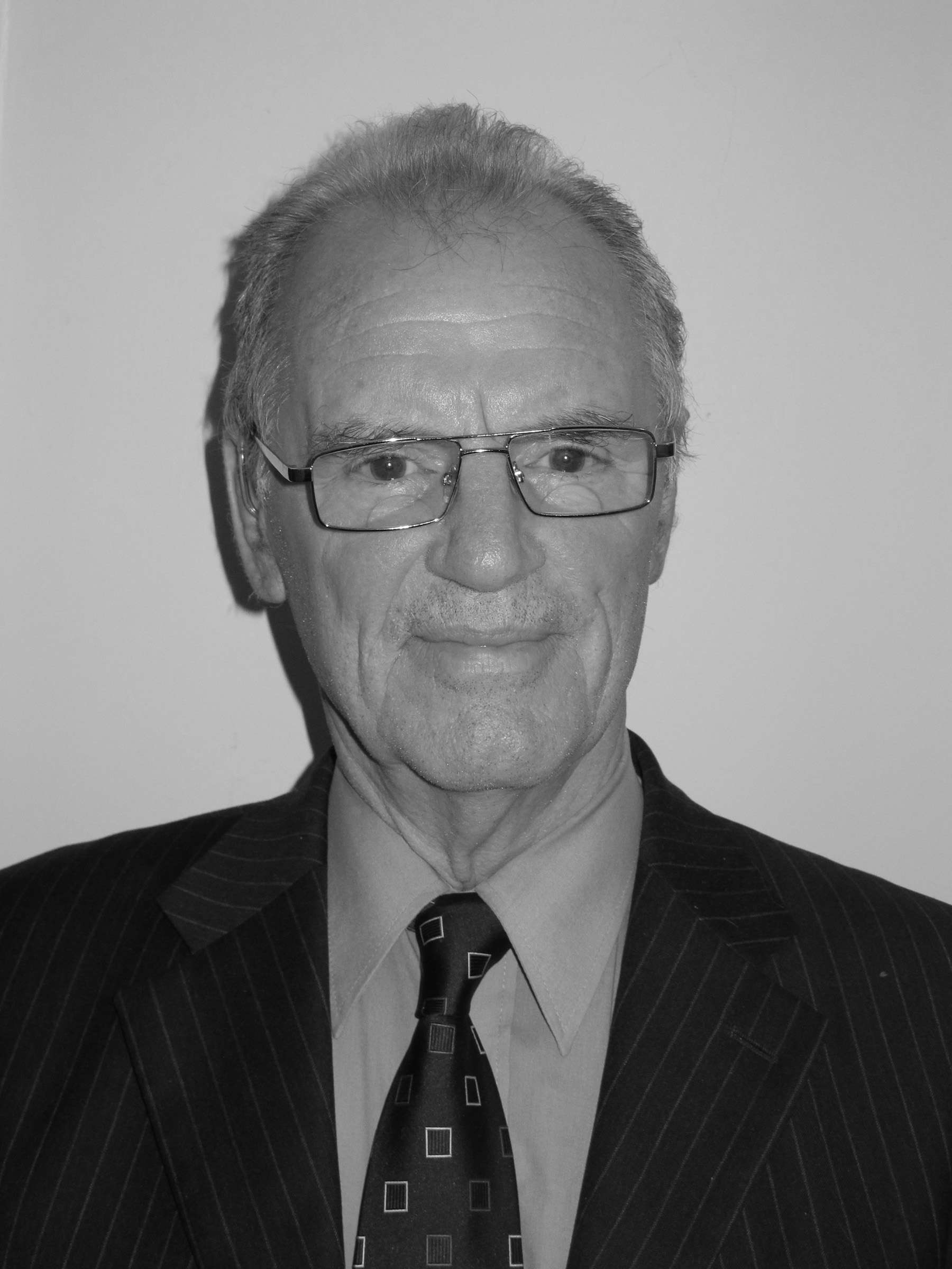 Photograph of author George Skelly